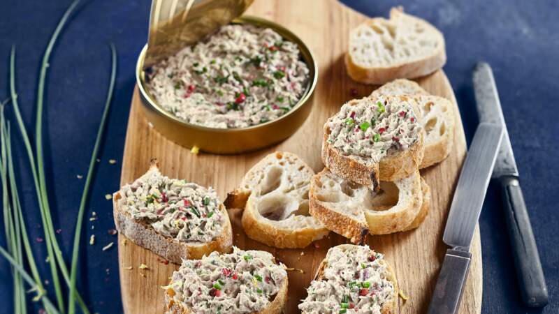 Rillettes de sardine au citron confit et échalote, pain de campagne toasté 