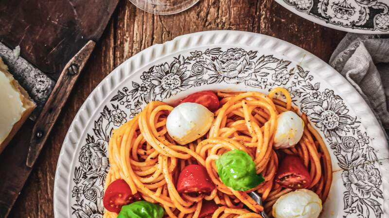 spaghettis à la tomate et mozzarella