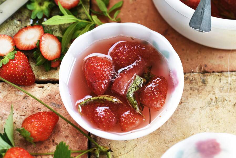SAMEDI : Nage de fraises au sirop de verveine