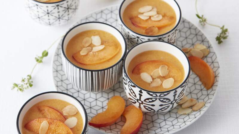Soupe à l'abricot et amandes effilées 