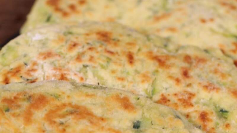 cheese-naan à la courgette