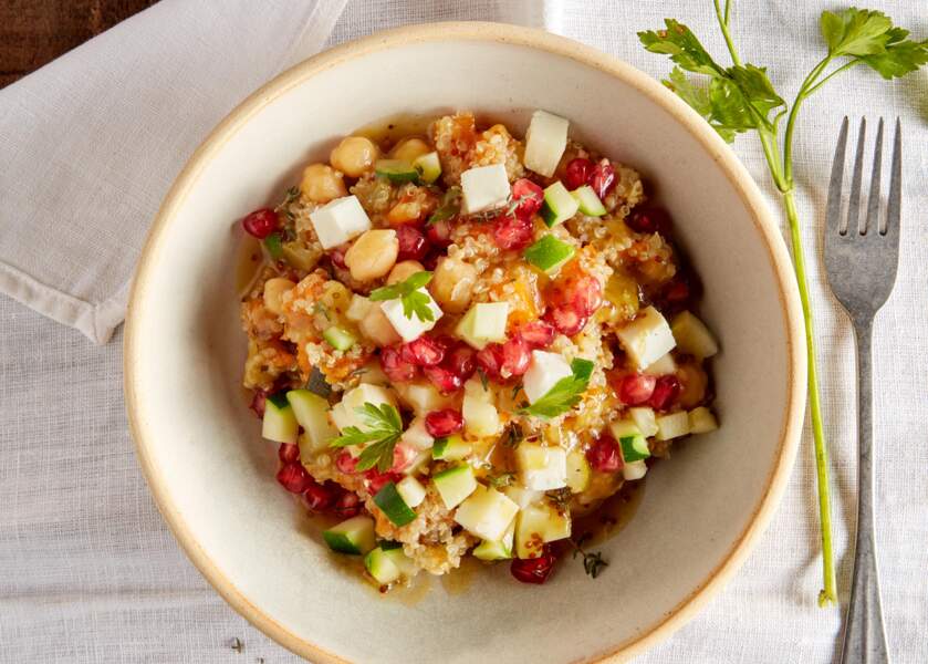 Lundi : Salade de quinoa, pois chiche, courgettes, feta et grenade 