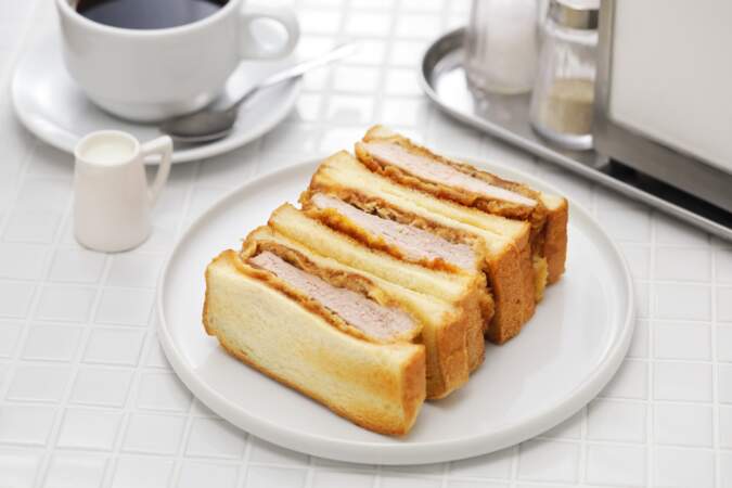 Cyril Lignac : sa recette du sando, ce sandwich japonais juteux et croustillant à base de pain de mie