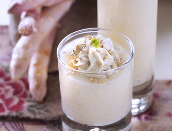 Crème d’asperges blanches au sésame blanc