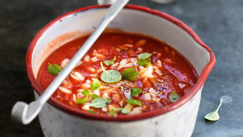 Soupe de tomates au riz orzo et basilic