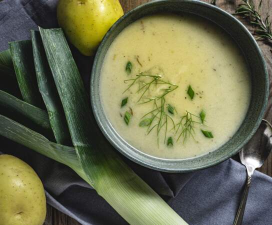 Soupe aux poireaux et pommes de terre de Cyril Lignac : la recette gourmande comme chez Mamie
