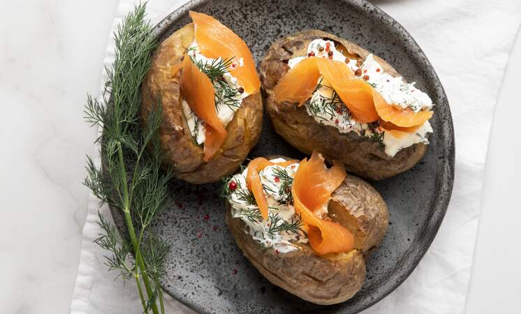 Pommes de terre farcies au saumon fumé crème et aneth