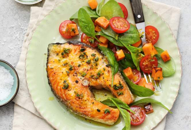 Darne de saumon grillée et salade d’épinards
