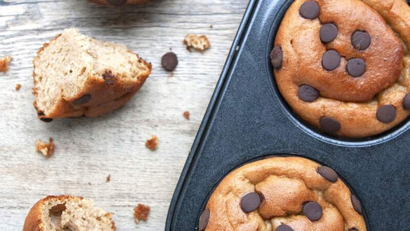 Muffins magiques au beurre de cacahuètes sans gluten 		