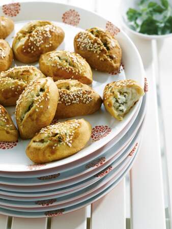 Petits pains grecs au yaourt, à la feta et au persil 