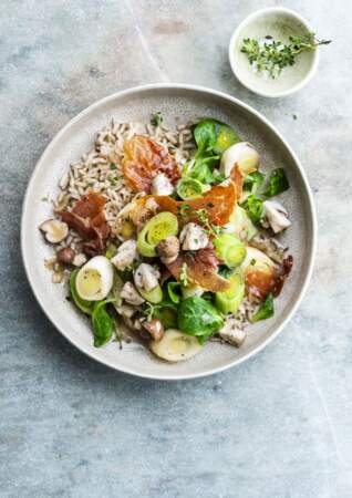 Salade de riz aux poireaux mâche champignons et jambon cru