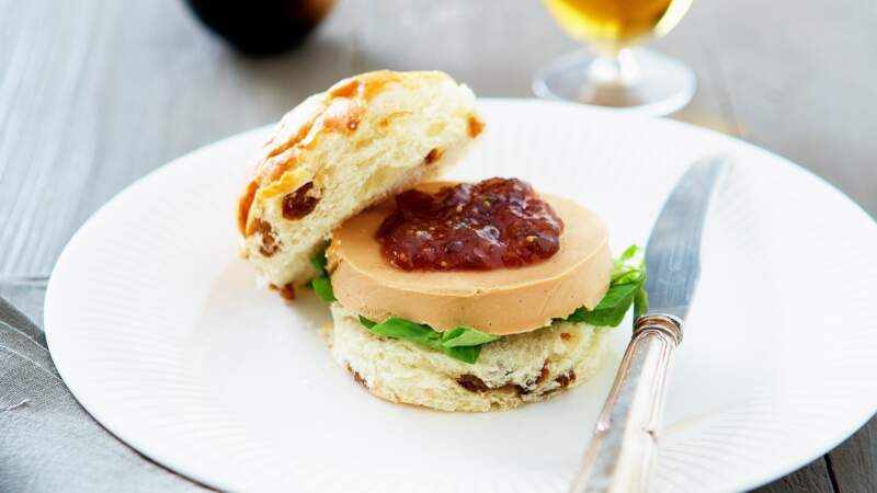 Mini-burger de scone au foie gras et confiture de figues