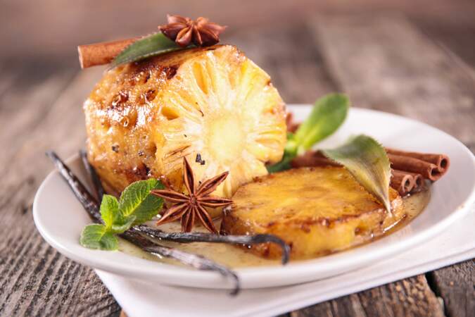 Ananas rôti aux épices : une recette savoureuse de Laurent Mariotte prête en 30 minutes !