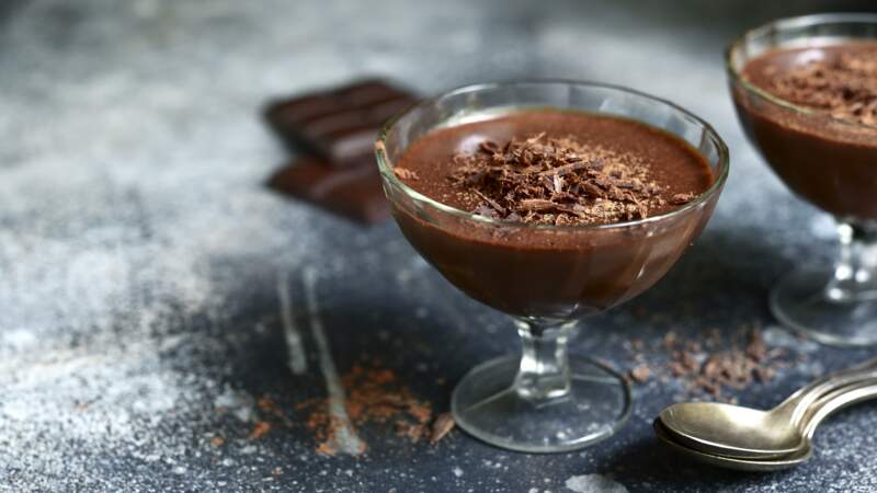 Mousse au chocolat ultra soyeuse : la recette de Nina Métayer sans monter les blancs en neige !
