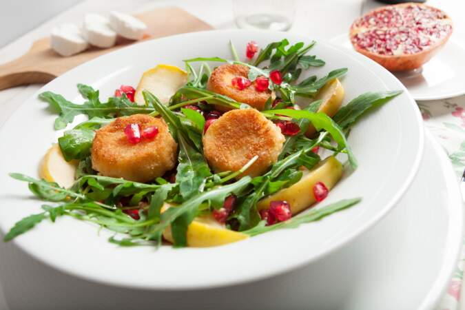 Salade au chèvre chaud de Cyril Lignac : la recette qui change + le petit secret de sa vinaigrette 