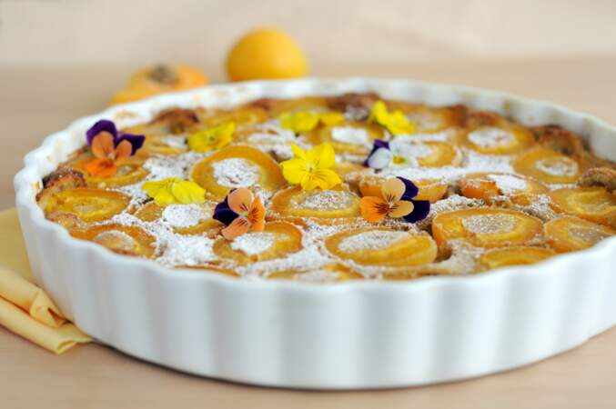 Clafoutis aux abricots et amandes : la recette de Cyril Lignac pour utiliser les fruits trop mûrs