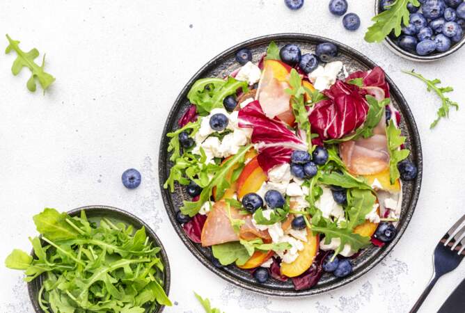 Salade de chèvre chaud de Cyril Lignac : la recette qui change et sa vinaigrette gourmande