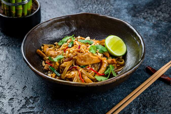Pad thaï au poulet de Cyril Lignac : la recette toute simple de cette spécialité thaïlandaise