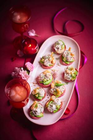 Mini crêpes roses de crevettes au tarama