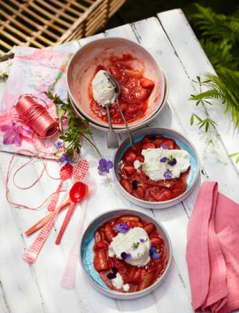 Compote fraise, rhubarbe et crème de ricotta