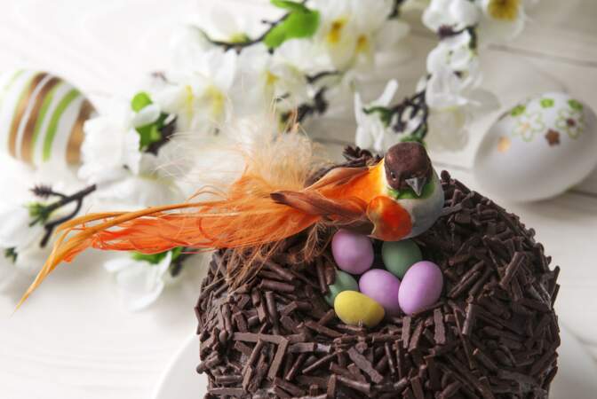 "Cela fait son petit effet" : la recette simplissime du gâteau au chocolat nid de Pâques